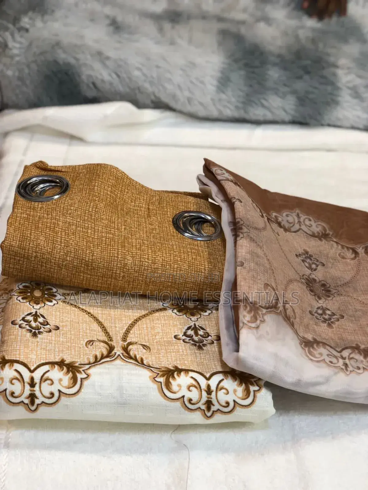 Curtains 2pc and 1net 1.5*3m