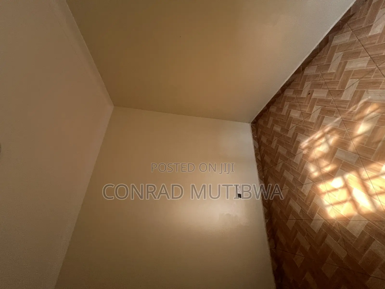 1bdrm Apartment in Central Division for sale