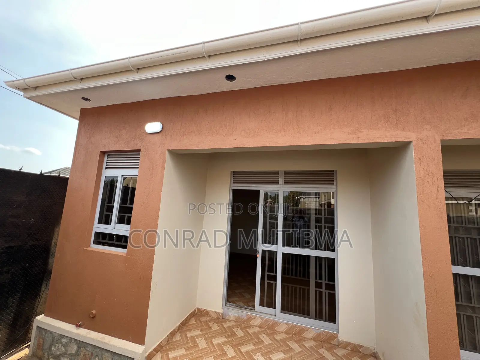 1bdrm Apartment in Central Division for sale