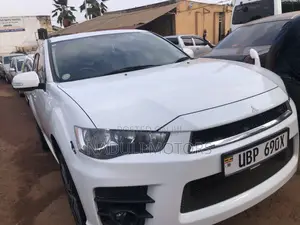 Photo - Mitsubishi Outlander 2010 White