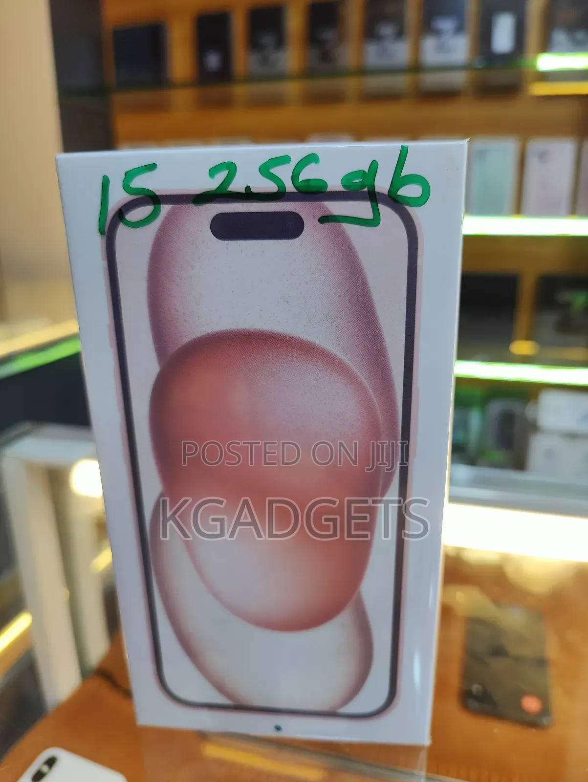 New Apple iPhone 15 256 GB Pink