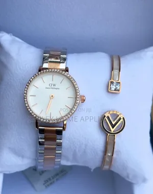 Daniel Wellington Women's Wrist Watch Silver