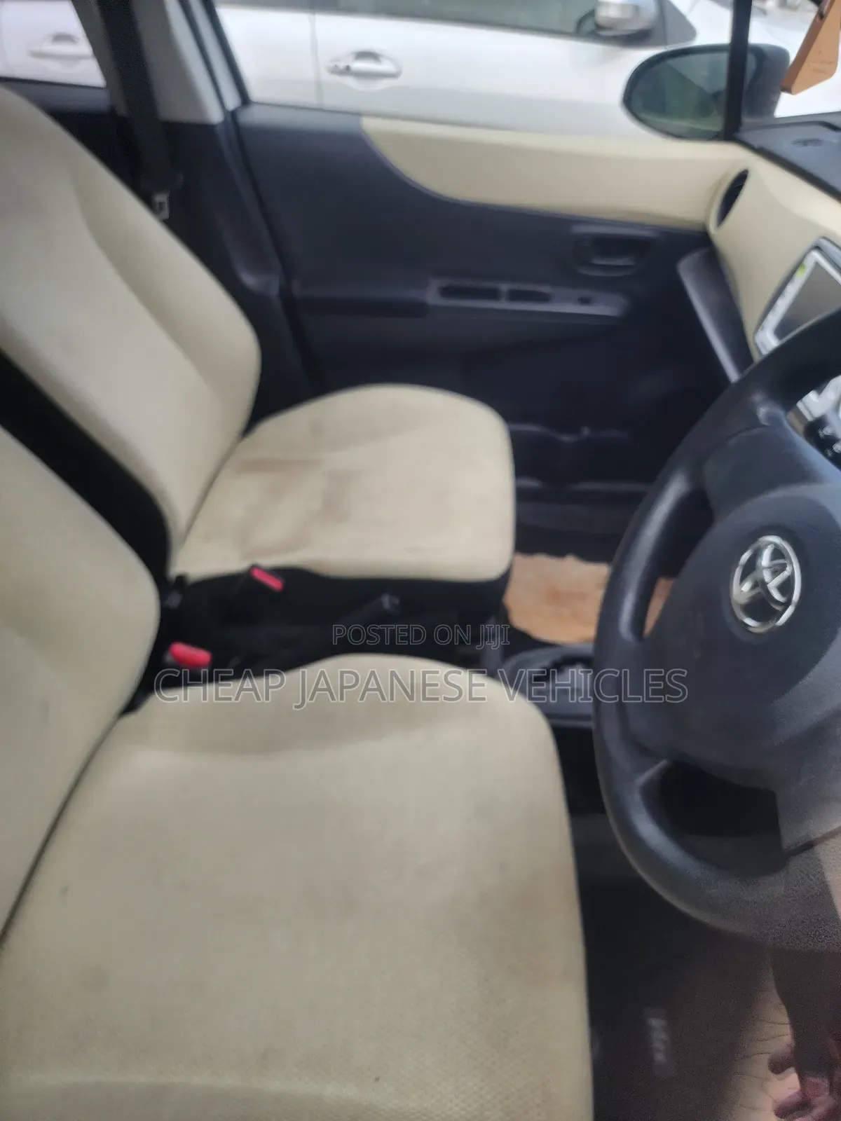 Toyota Vitz 1.0 FWD 5dr 2012 White