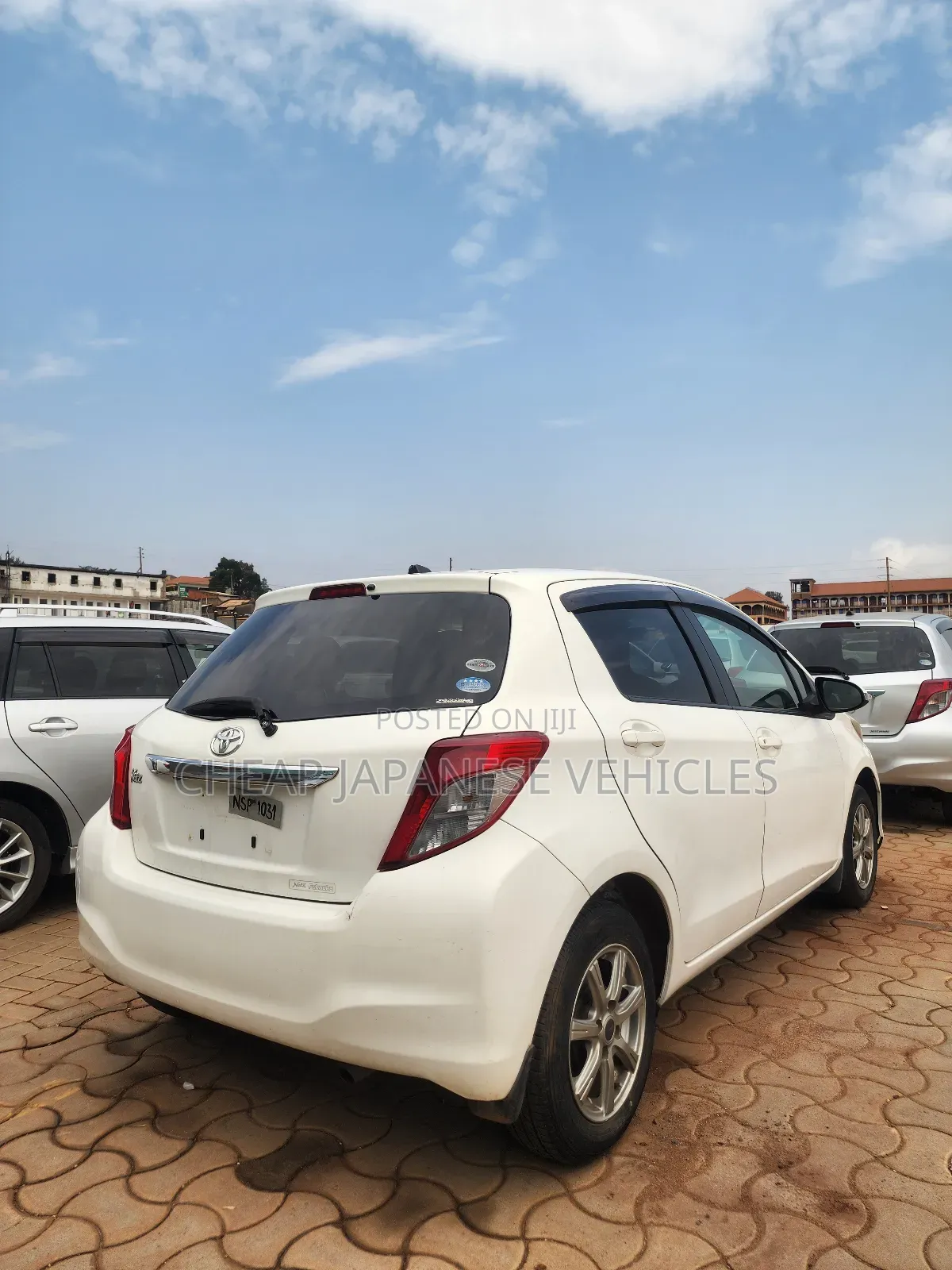 Toyota Vitz 1.0 FWD 5dr 2012 White