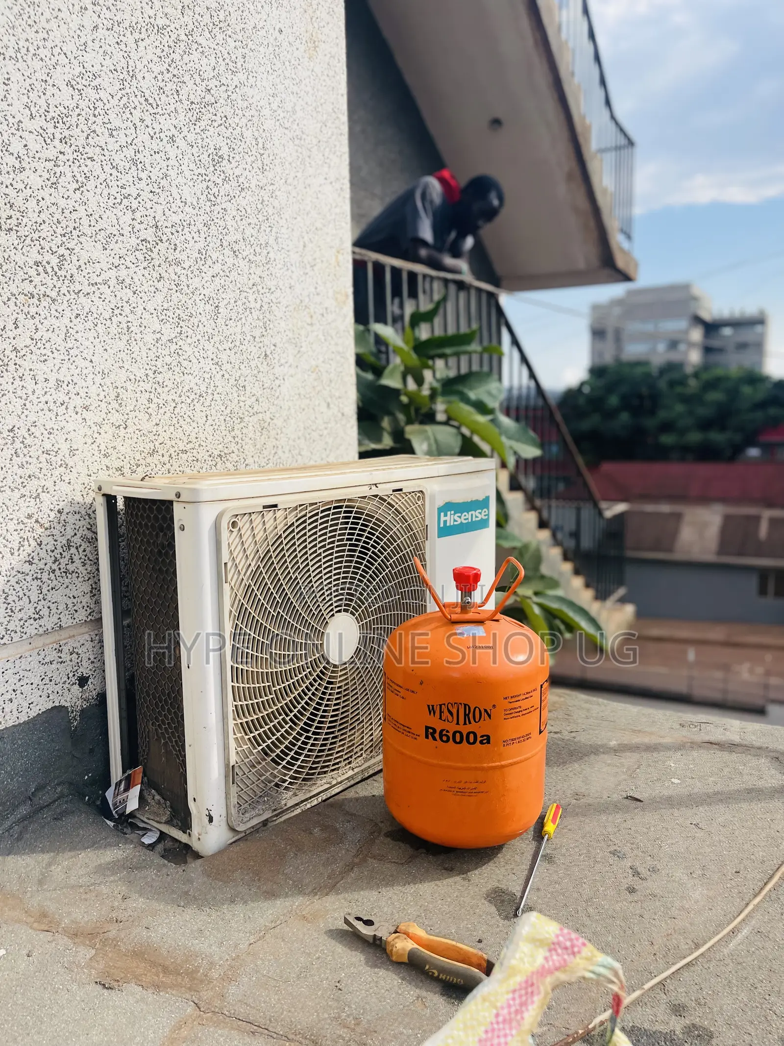 City Buildings Ac Gas Refilling Technician