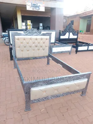 4by6 Cream Leather Bed With Gold Buttons