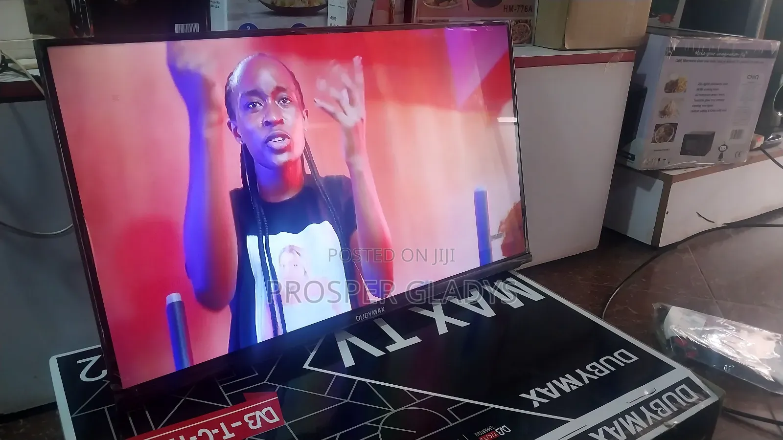 32 Inches Led Dubemax Digital Flat Screen Flameless.