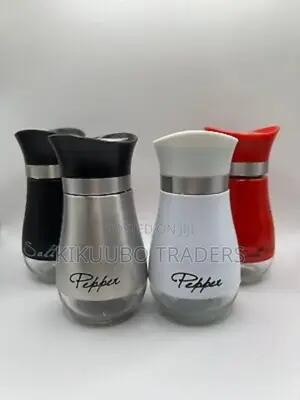2pcs Salt and Pepper Shakers