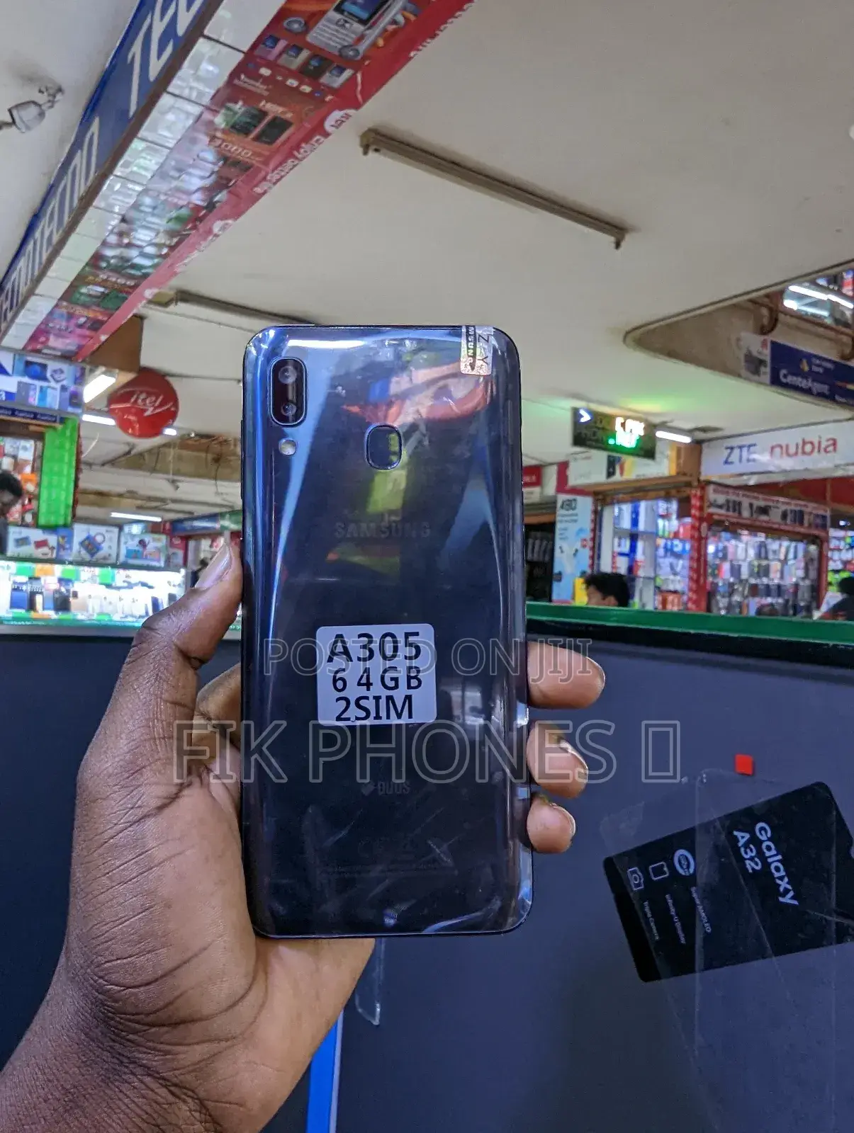 Samsung Galaxy A30 64 GB Black