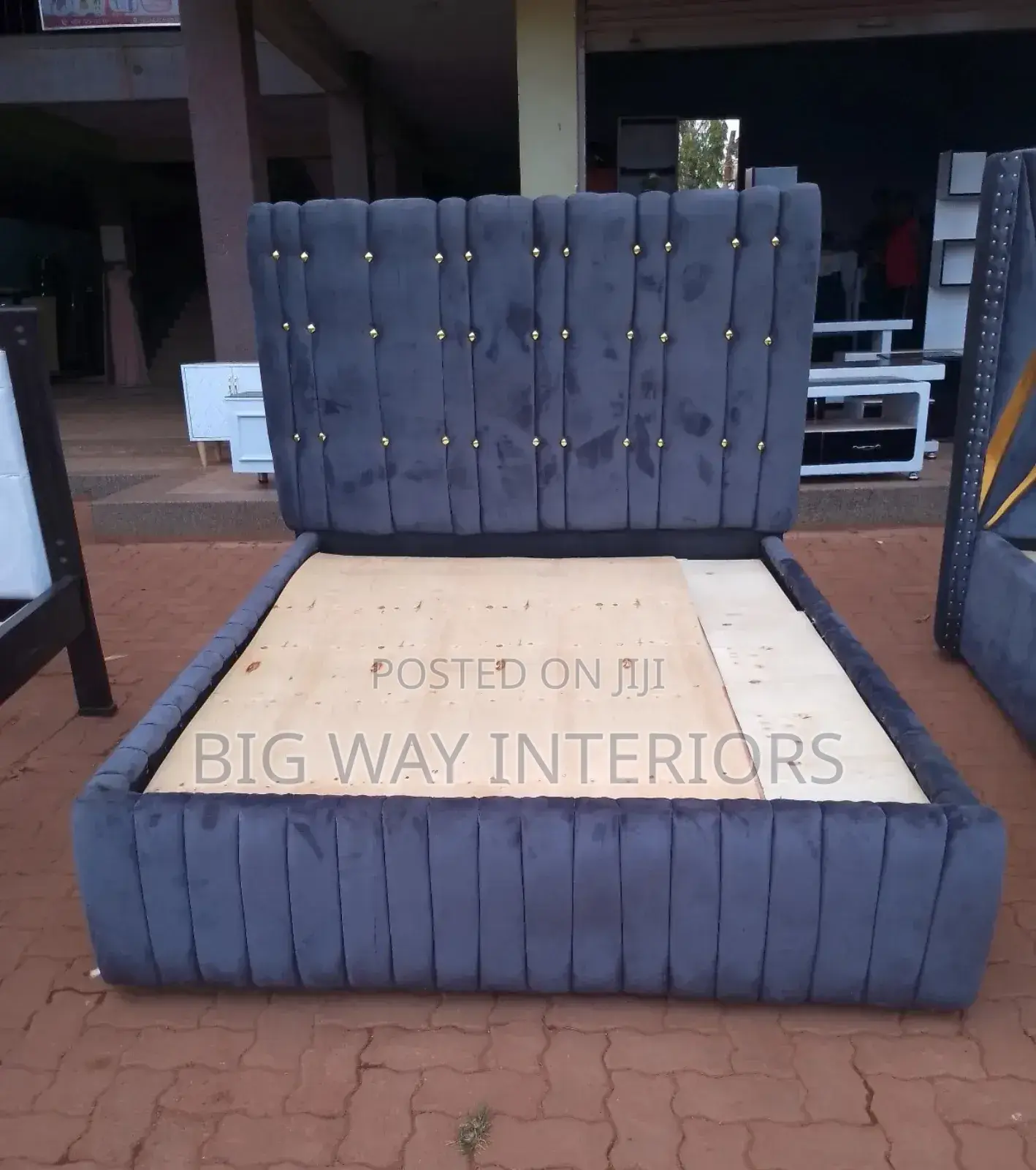 5by6 Gray Fabric Bed With Gold Buttons