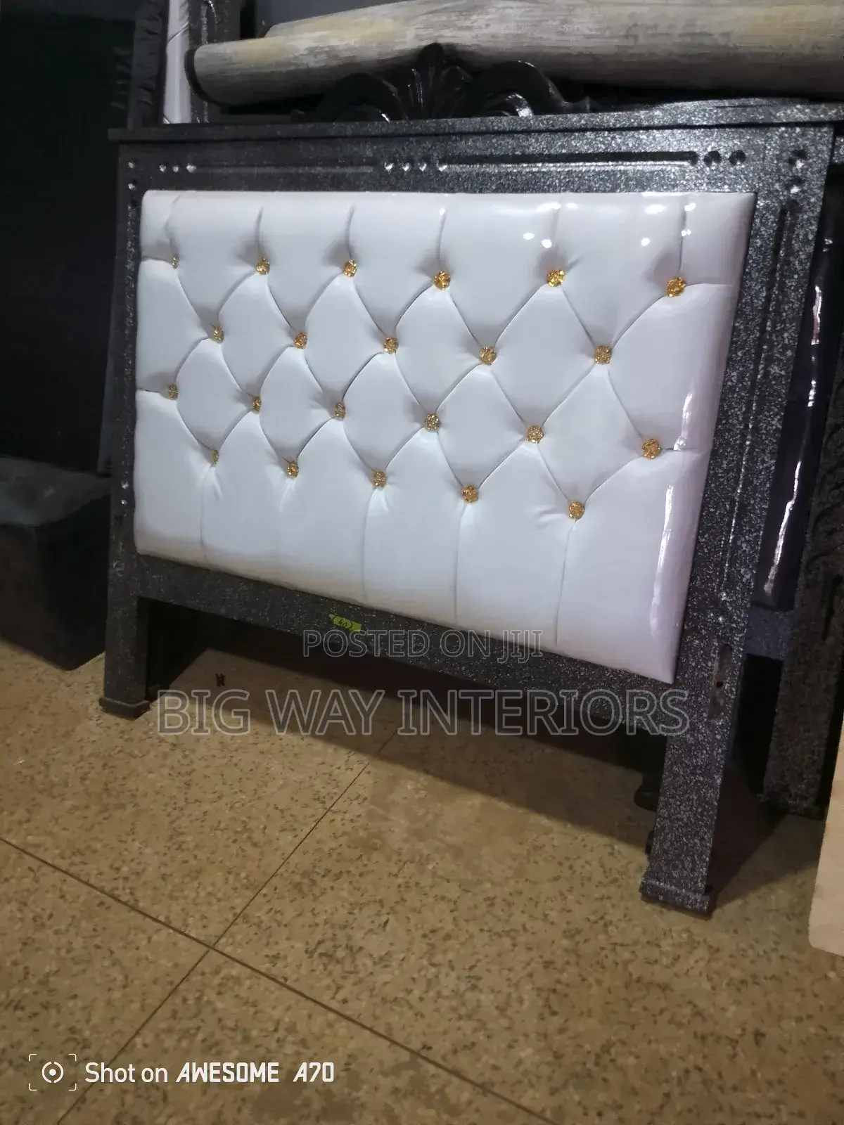 4*6 White Leather Bed With Dots Design on Frame