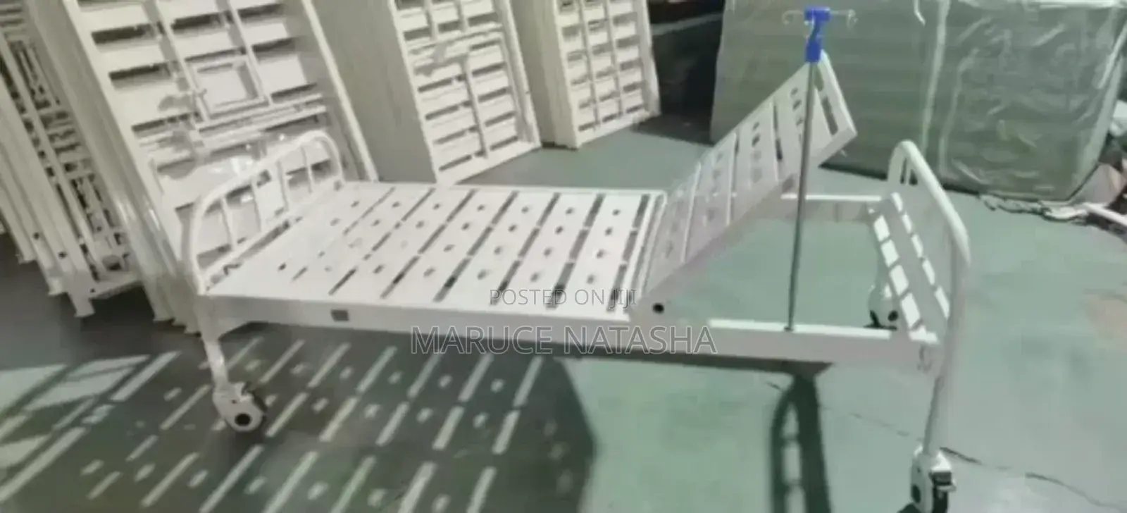 Single Crank Admission Bed With Casters