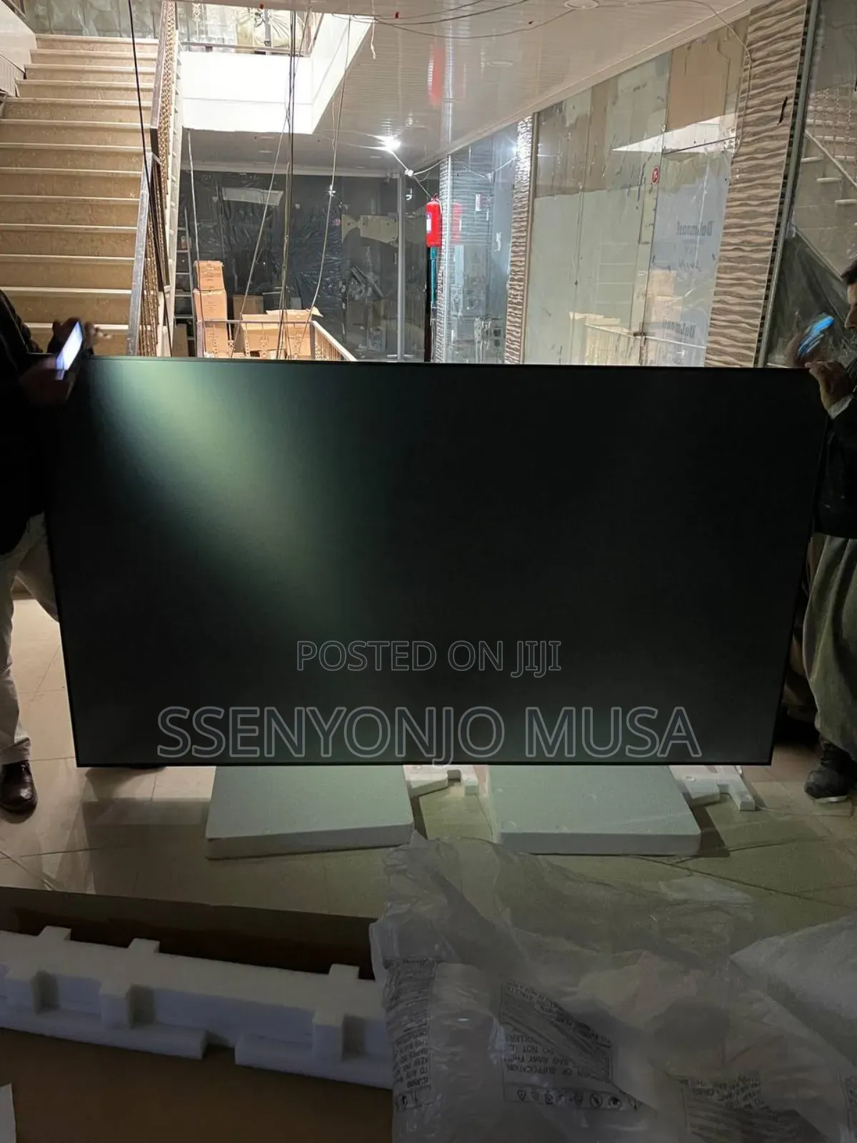 Hisense 100′′ Uhd Laser Tv Triple-Laser Ust Projector