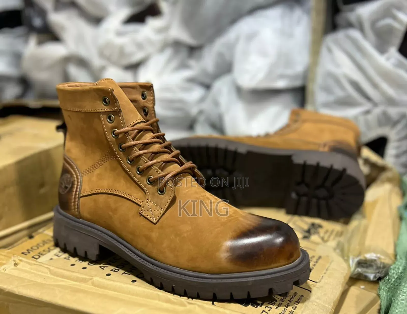 Finix Boots