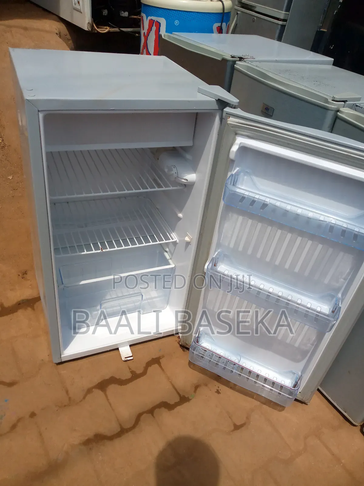Refrigerator/Ice Maker/120l