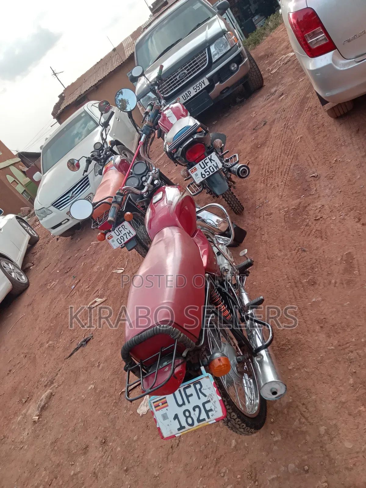 Bajaj Boxer 100 2023 Red