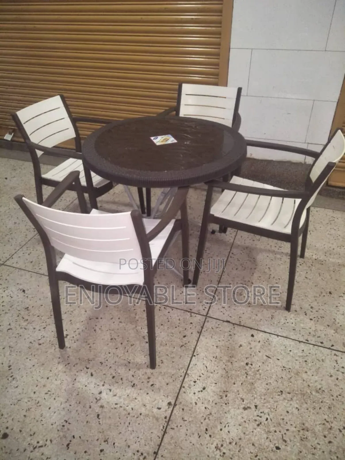 A Set of Table and 4 Chairs for Restaurant/Hotel/Garden/Bar