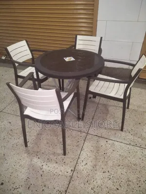 A Set of Table and 4 Chairs for Restaurant/Hotel/Garden/Bar