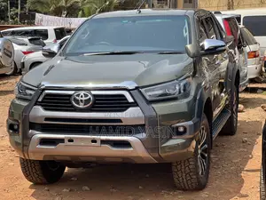 Toyota Hilux 2018 Green