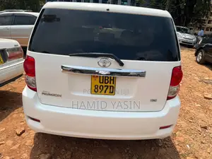 Toyota Corolla Rumion 2008 White