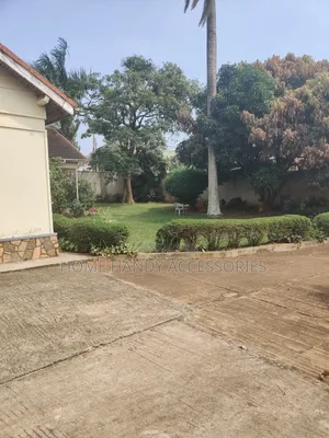 4bdrm Bungalow in Makindye for rent