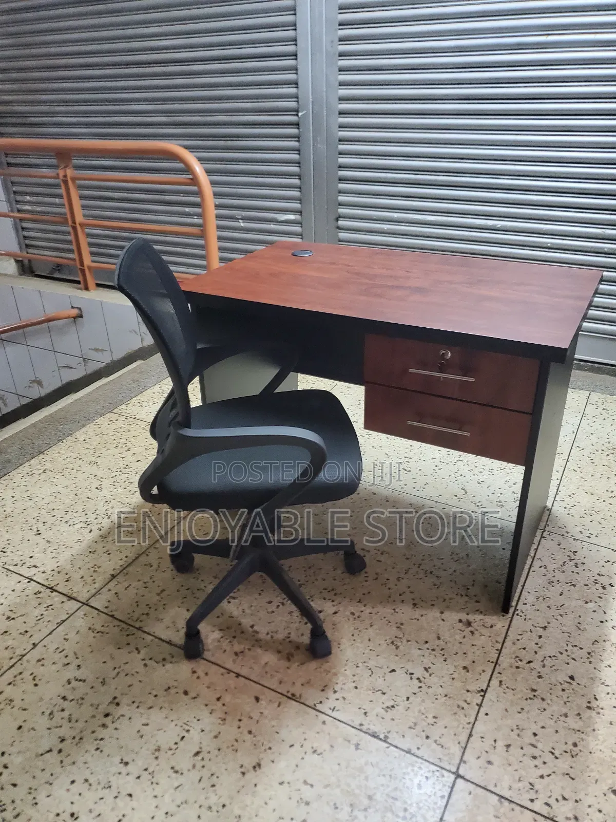 High Quality Office Chair and Office Desks