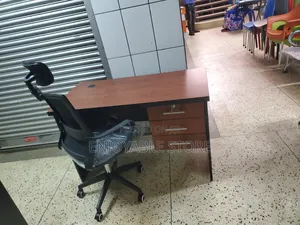 Ergonomic Office Chair and Office Desks (120cm)