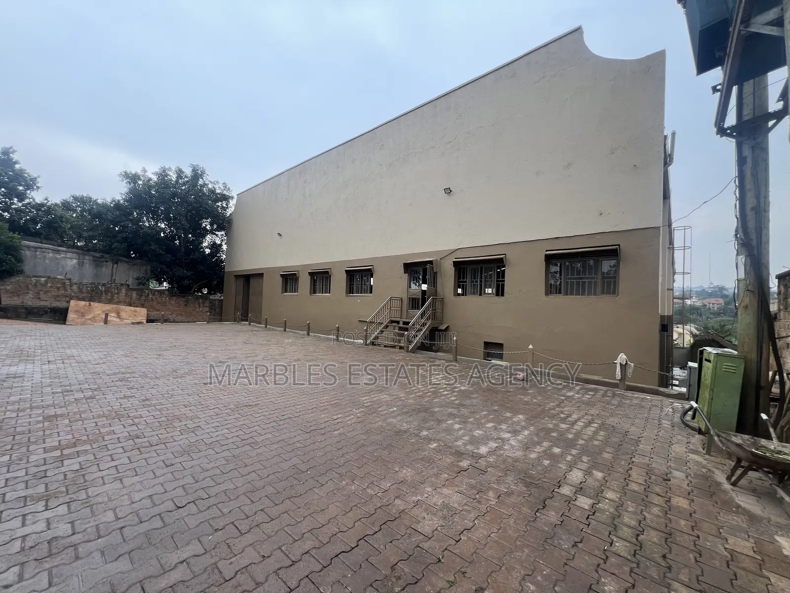 Warehouse in Kyambogo 1720sqms