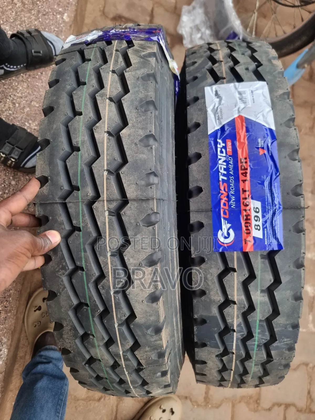 700-16 Constancy Tyres for Elf, Canter