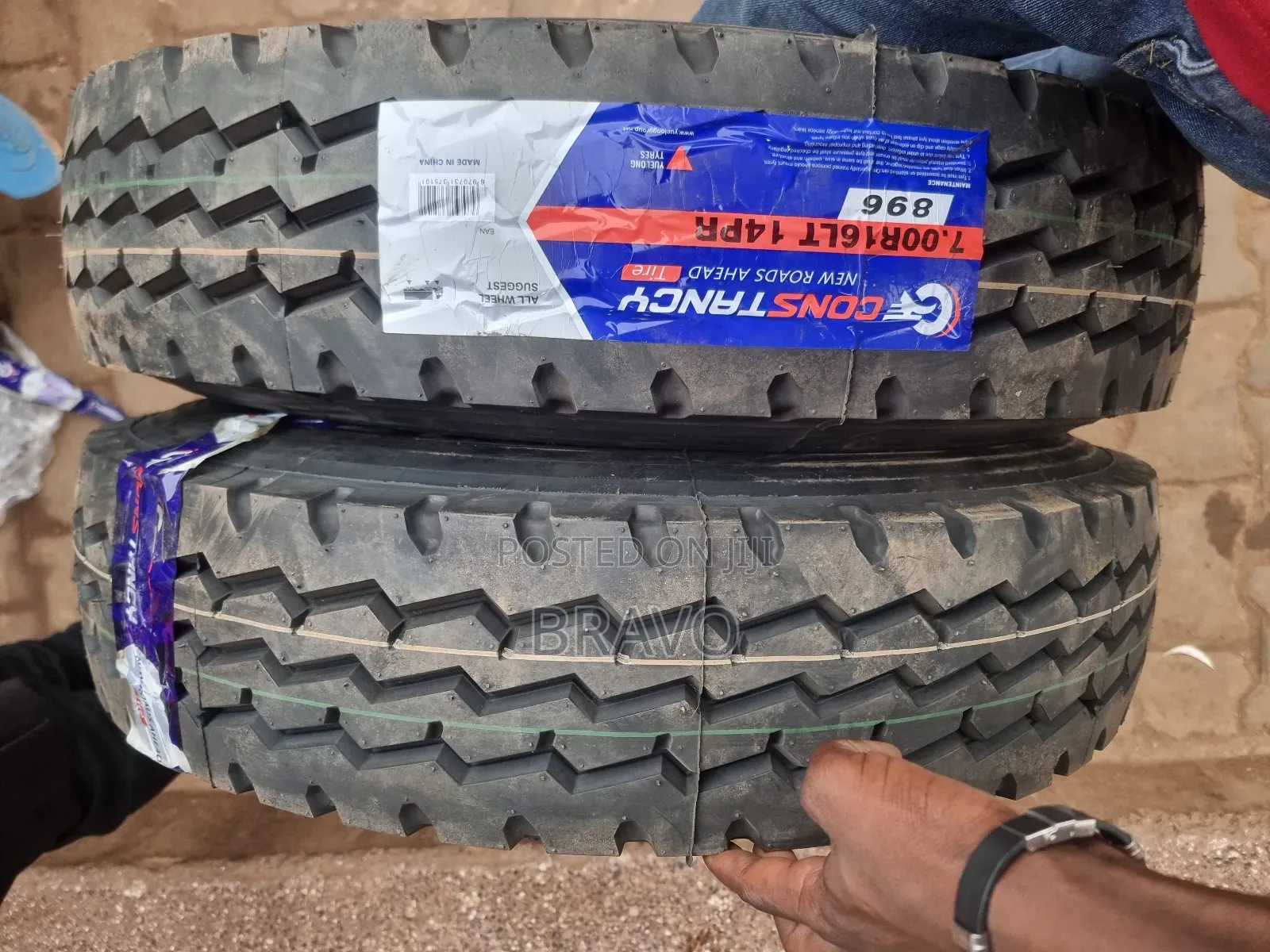 700-16 Constancy Tyres for Elf, Canter