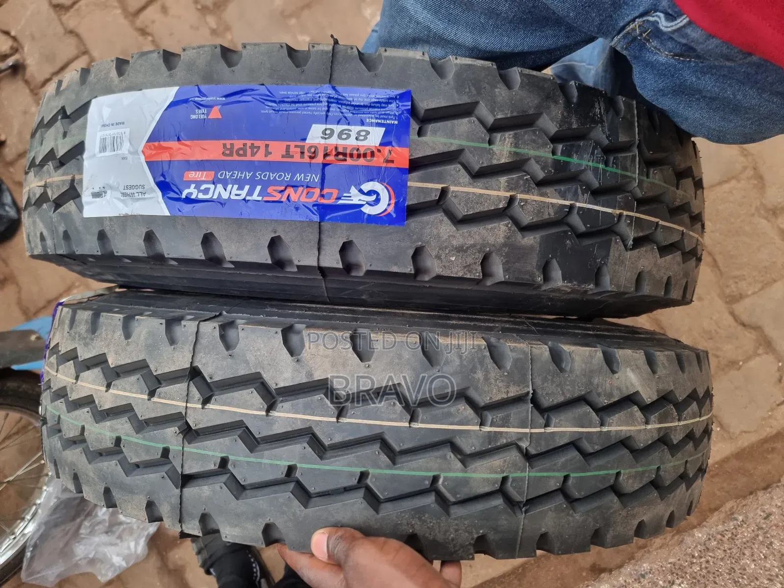 700-16 Constancy Tyres for Elf, Canter