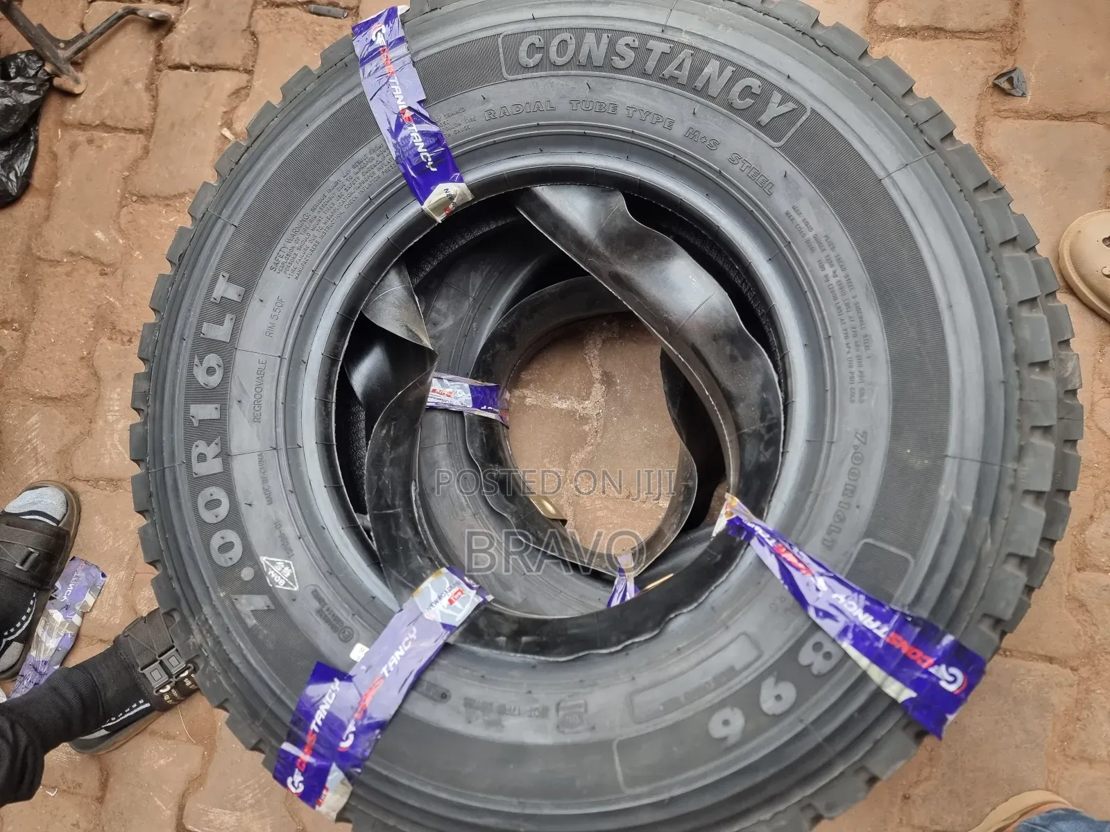700-16 Constancy Tyres for Elf, Canter