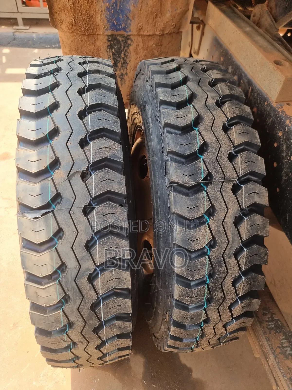Tyres 700-16 Mudgrip for Elf.