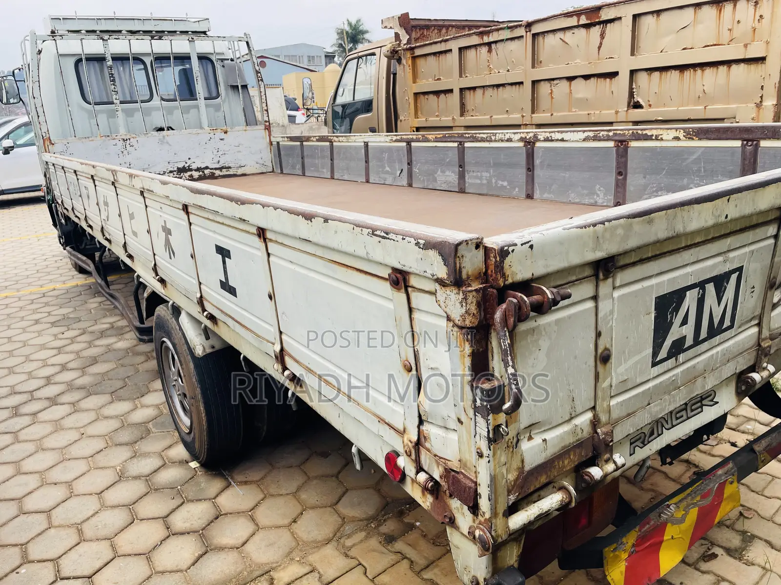 Hino Truck Long Chassis
