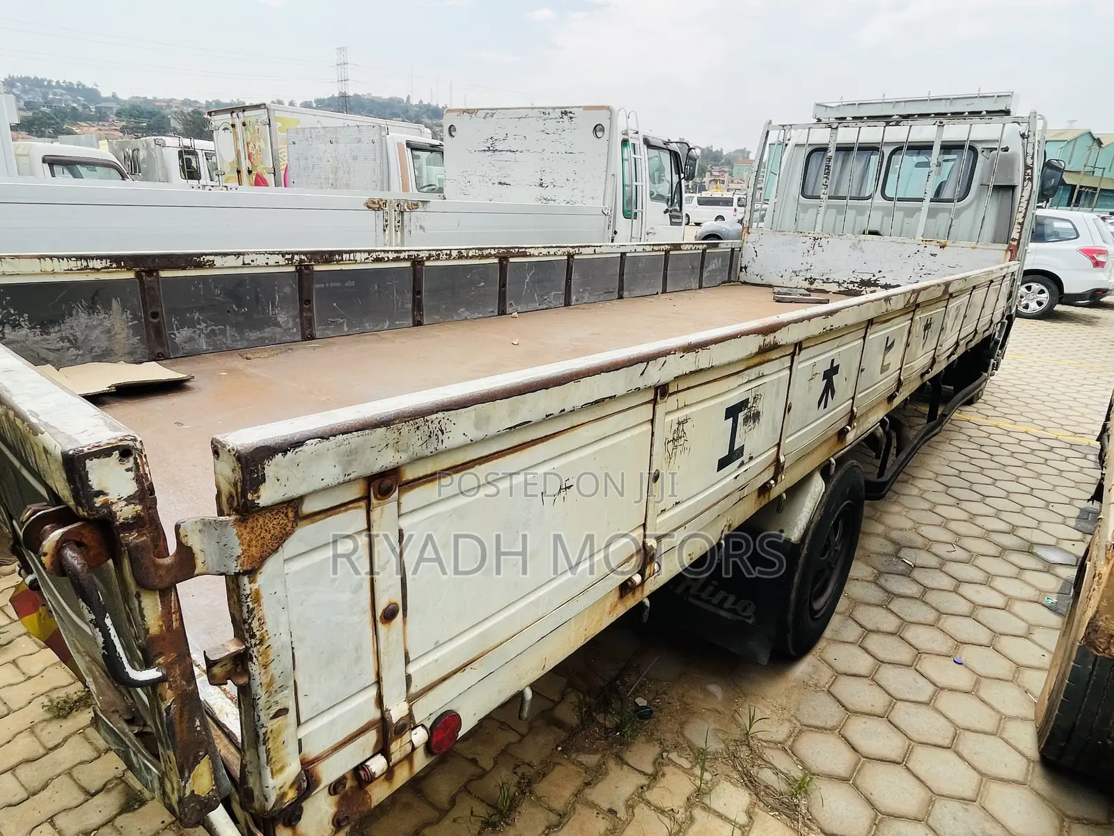 Hino Truck Long Chassis