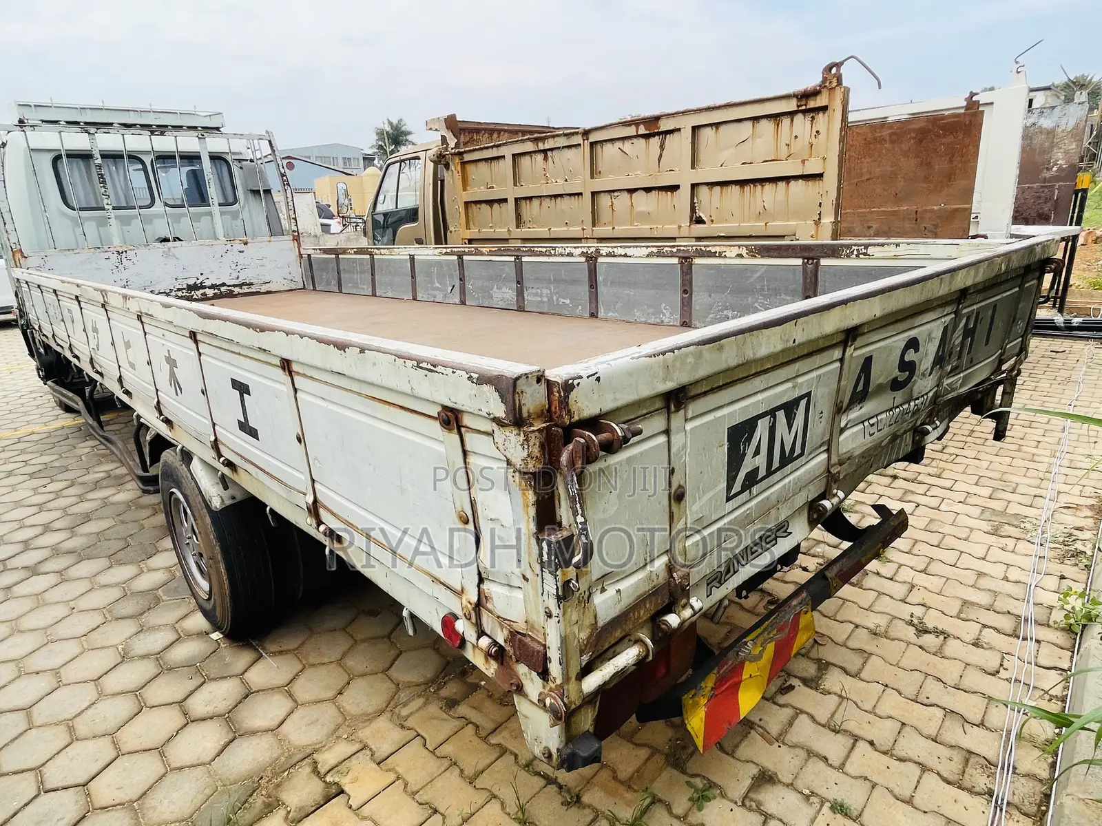 Hino Truck Long Chassis