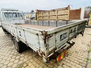 Hino Truck Long Chassis