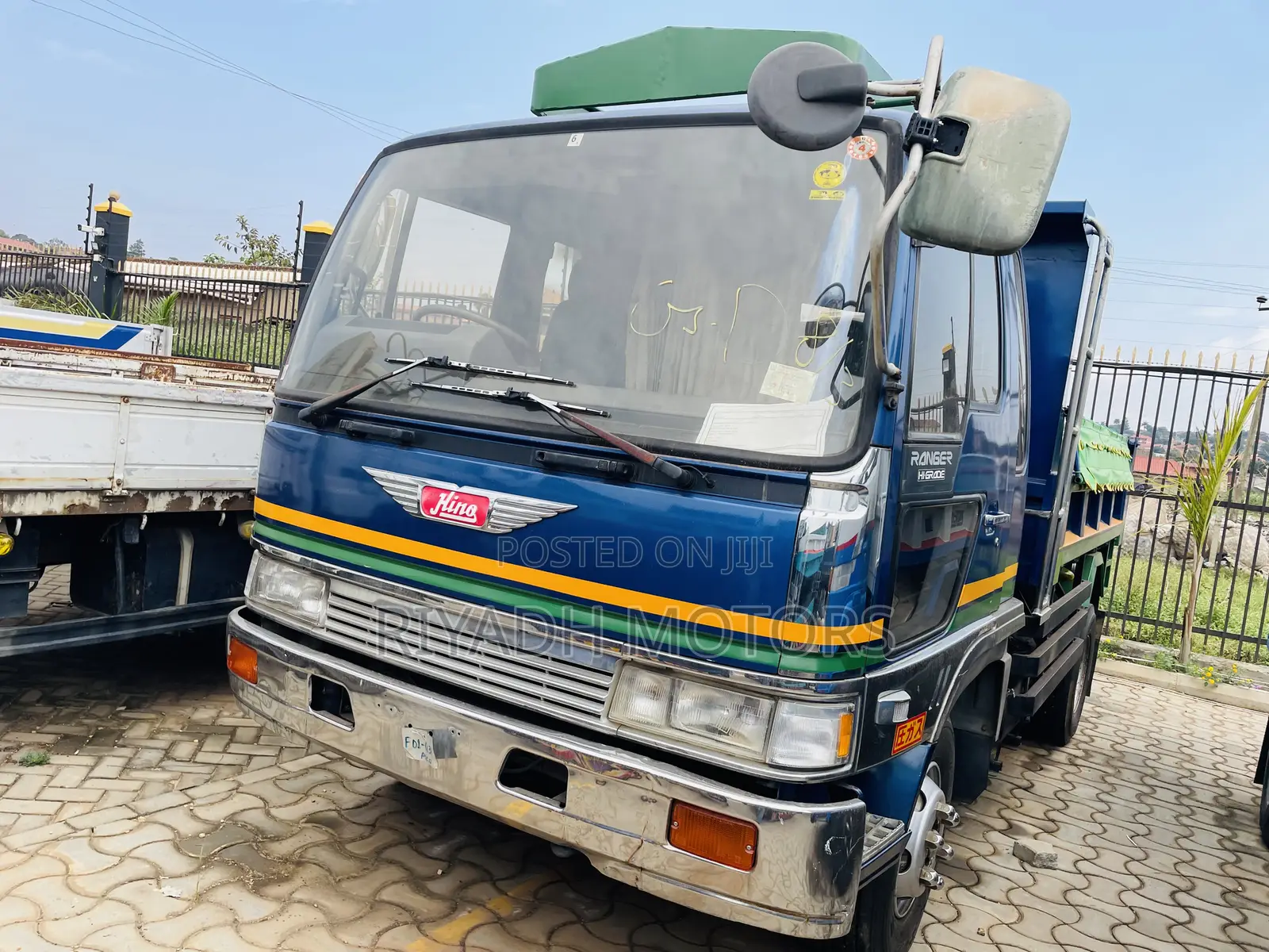 Hino Tipper