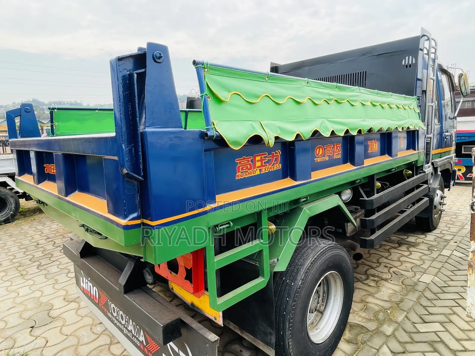 Hino Tipper