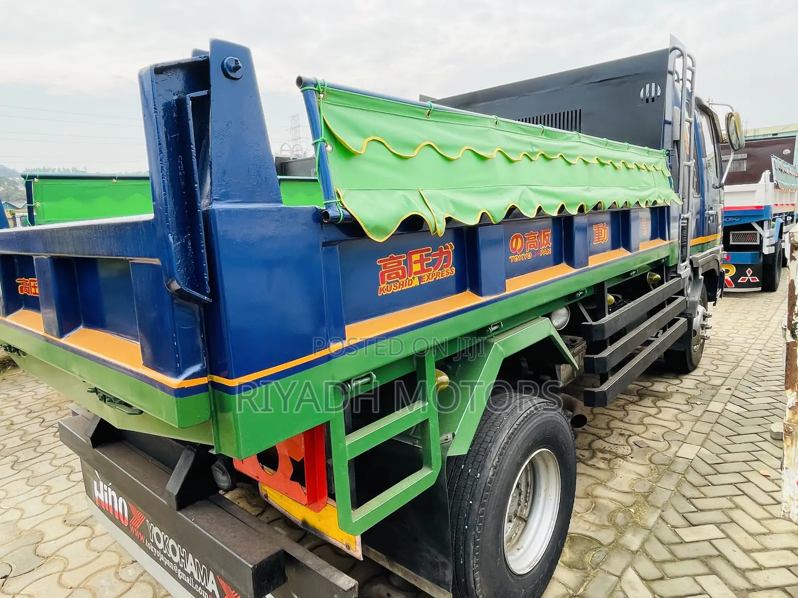 Hino Tipper