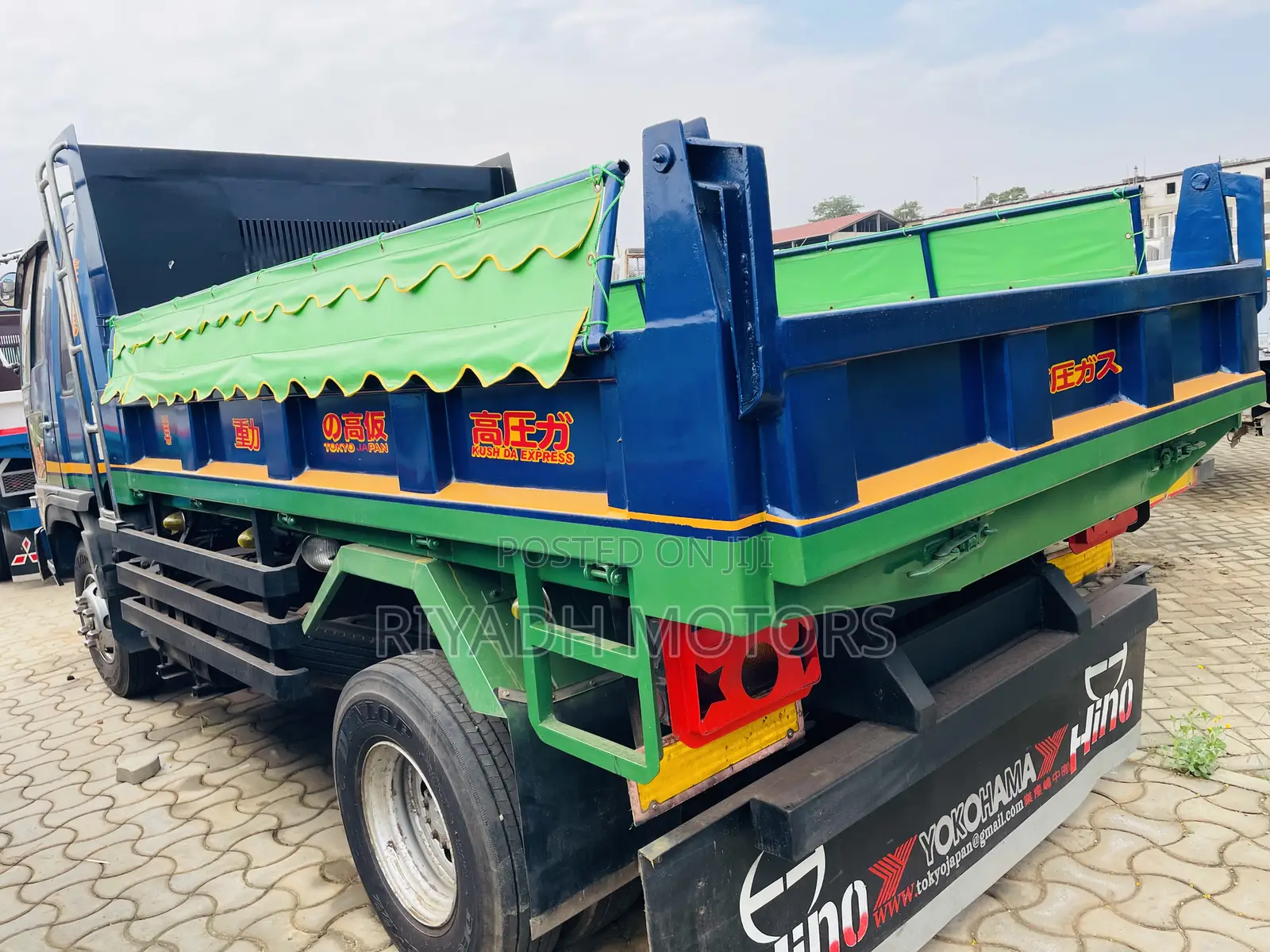Hino Tipper