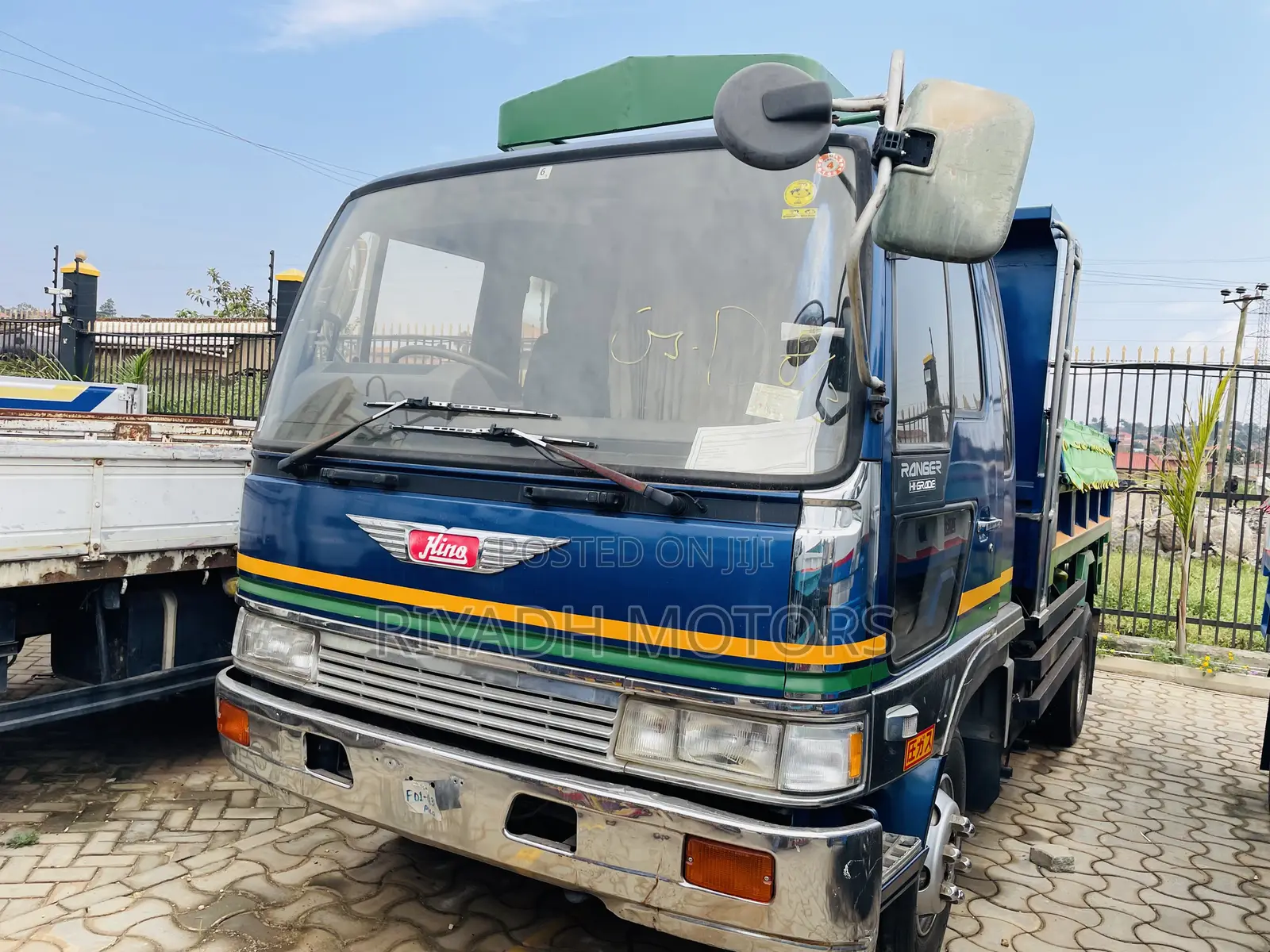 Hino Tipper