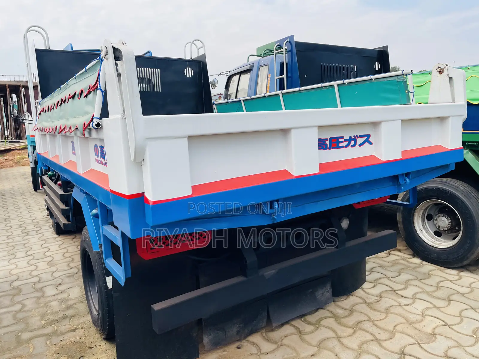 Isuzu Tipper 6HE1