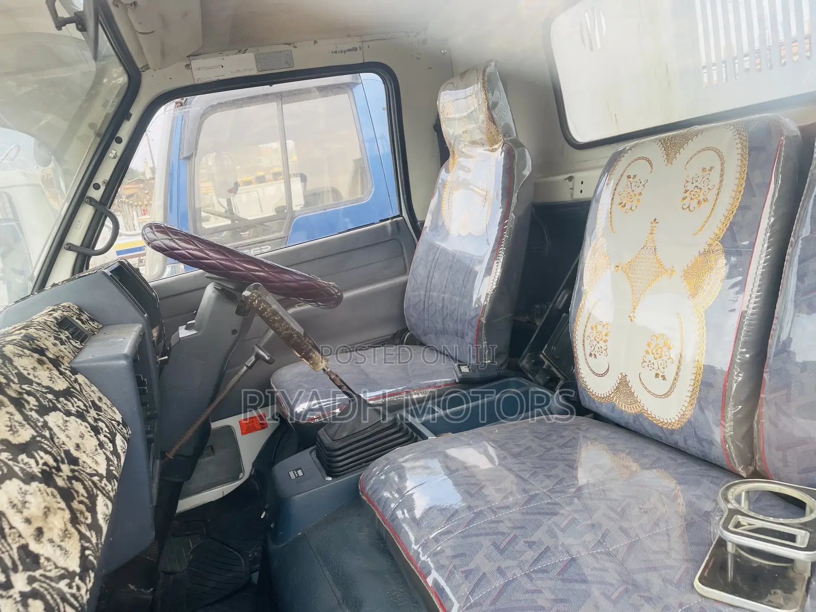 Isuzu Tipper 6HE1