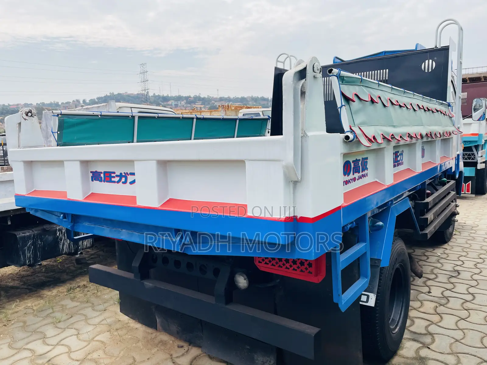 Isuzu Tipper 6HE1