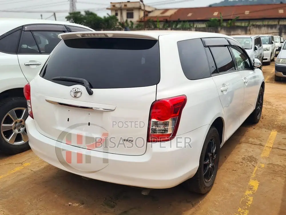 Toyota Corolla Fielder 1.5 Petrol AWD 2011 White