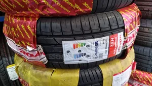 Photo - 215/60r16 Roadx