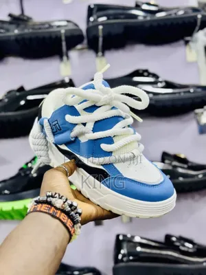 Grand Sneakers