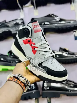 Loft Sneakers
