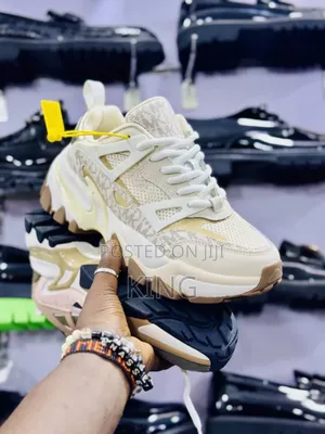 Final Sneakers
